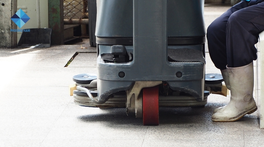 Kinh nghiệm mua máy chà sàn công nghiệp 3