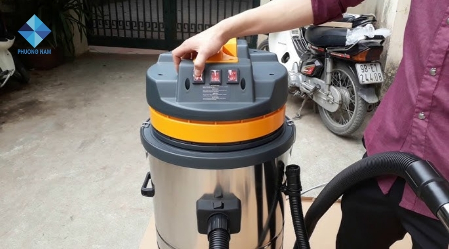 Kết nối nguồn điện và khởi động