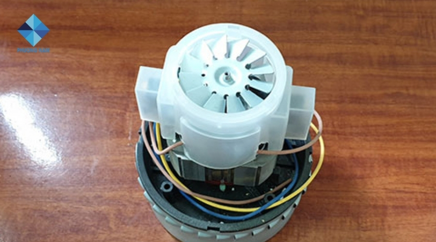 Ngắt điện và tháo đầu máy