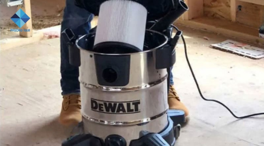 Vệ sinh máy hút bụi công nghiệp 3