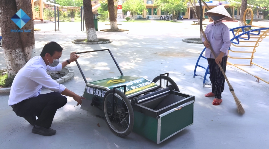 Trong khuôn viên trường học