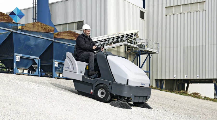 Xe quét rác Nilfisk SW4000