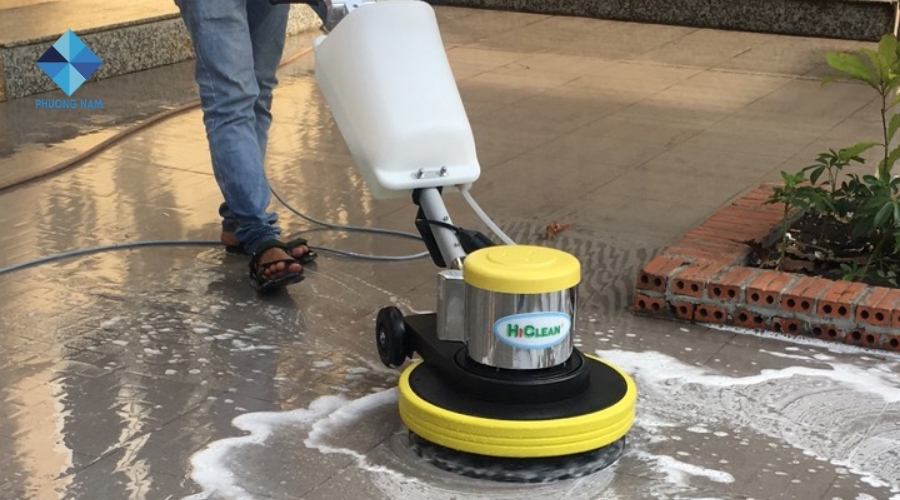 Hút sạch nước bẩn và hoàn tất quy trình