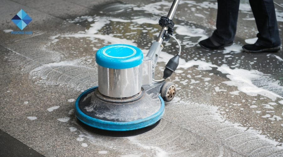 Vệ sinh thanh gạt nước và ống hút