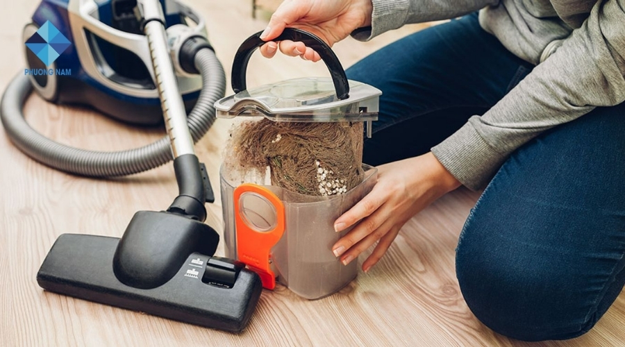 Động cơ máy bị nóng nhanh hoặc có mùi khét