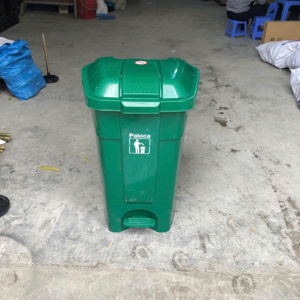 Thùng rác 70L nhựa HDPE đạp chân màu xanh lá Paloca HTN70-G1