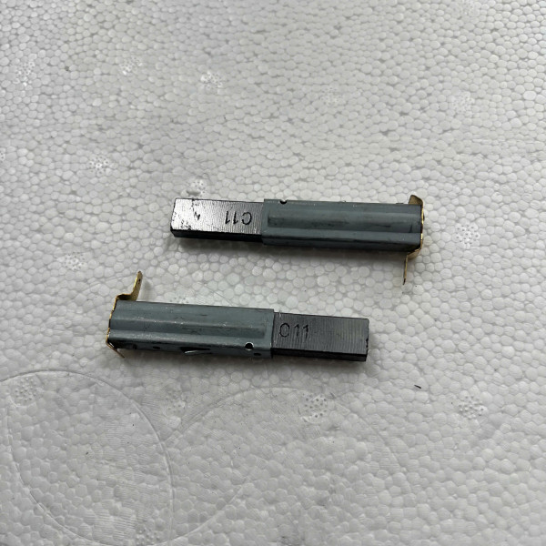 Chổi than máy hút bụi công nghiệp