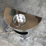 Thùng rác inox bán nguyệt có gạt tàn thuốc lá HTI-91C-L