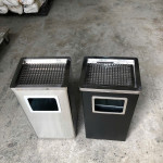 Thùng rác inox chữ nhật có gạt tàn HTI31-GT