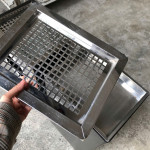 Thùng rác sơn đen chữ nhật có gạt tàn HTS-GT-31