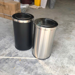 Thùng rác tròn sơn đen nắp lật Ø30 HTS-125