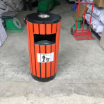 Thùng rác giả gỗ ngoài trời tròn có gạt tàn HTSOD-01T
